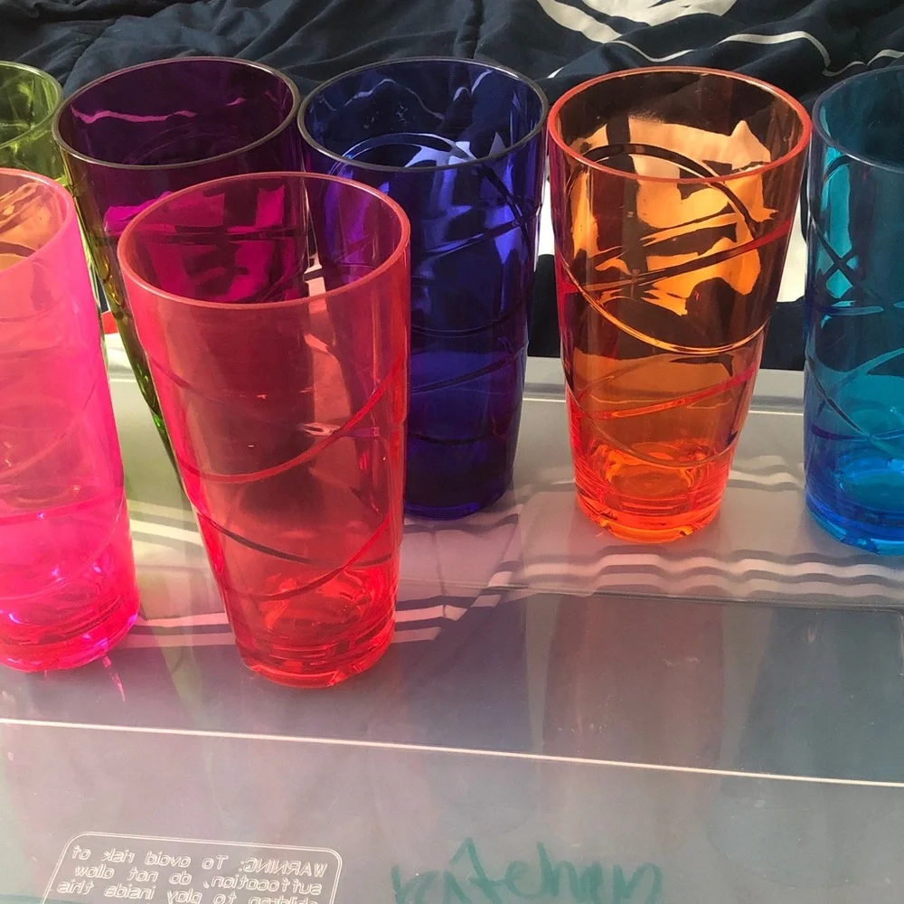 Multicolor Acrylic Drinking Glasses - Set of 8 ❣️Ship Alone❣️